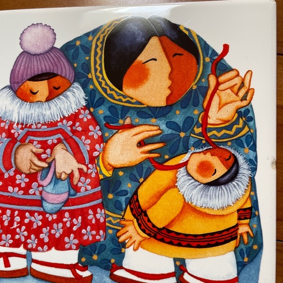 Rare Barbara LaVallee Signed 1996 Tile Trivet  Igloo Eskimos Mother Child Native - Picture 3 of 9